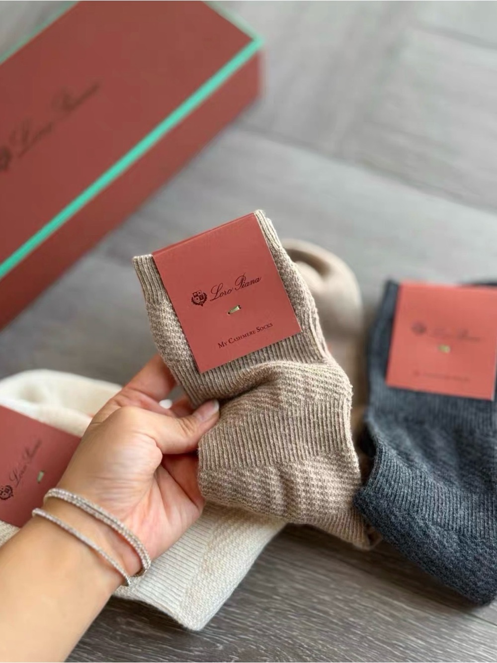 Loro Piana cashmere socks New with tags with original box - Picture 3 of 3